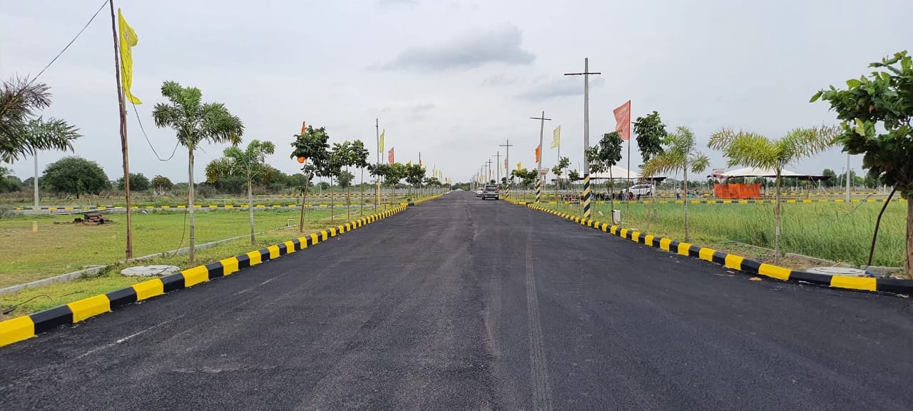 “VNG Projects offers HMDA & YTDA approved open plots in Raigiri, Yadadri and Warangal Highway with secure layouts and long-term investment growth.”