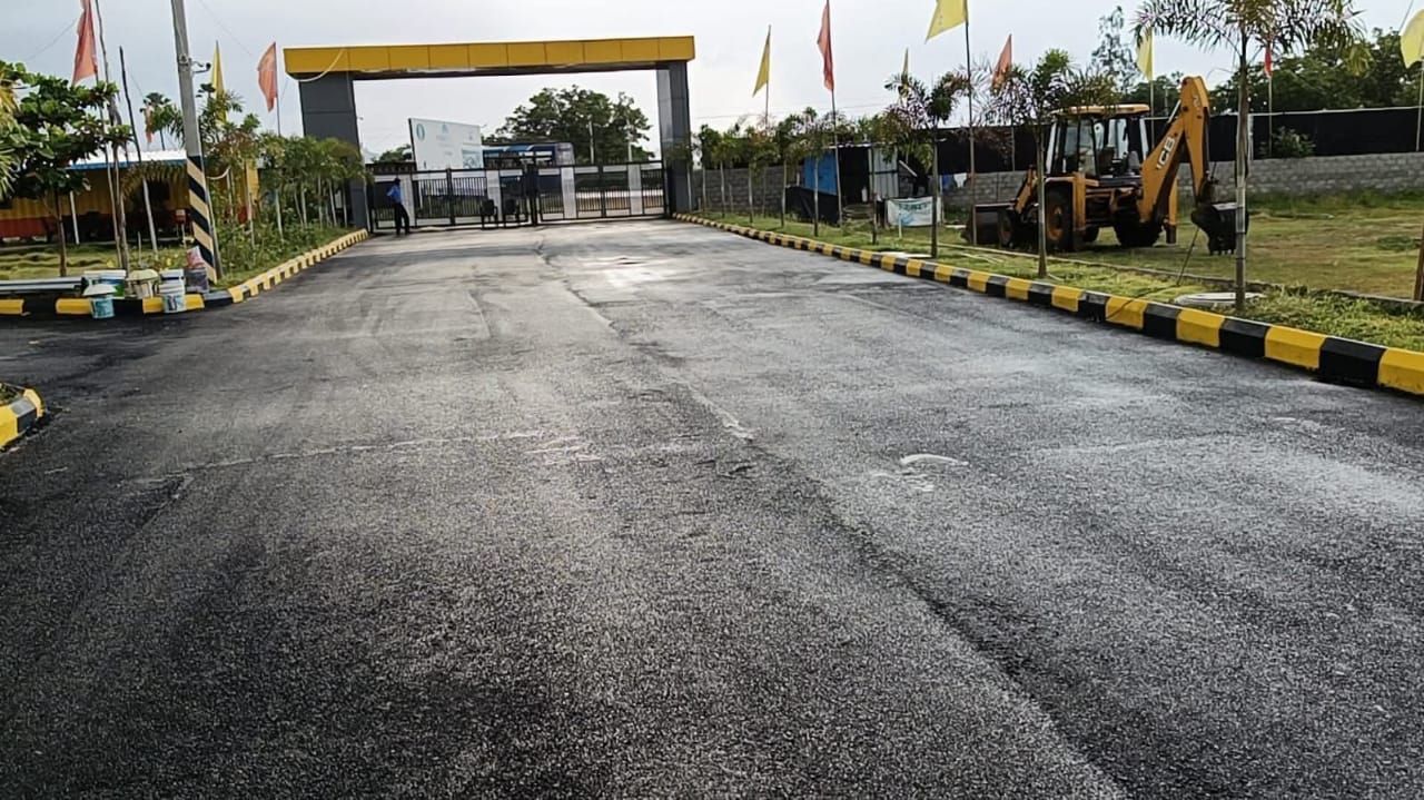 Plots in warangal highway